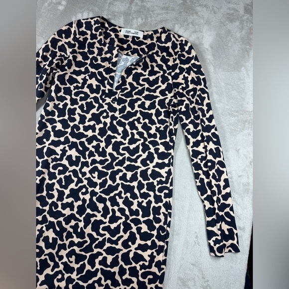 Diane Von Furstenberg DVF Silk Blend Navy Blue Light Peach Pink Tunic Dress 6 - Picture 3 of 16